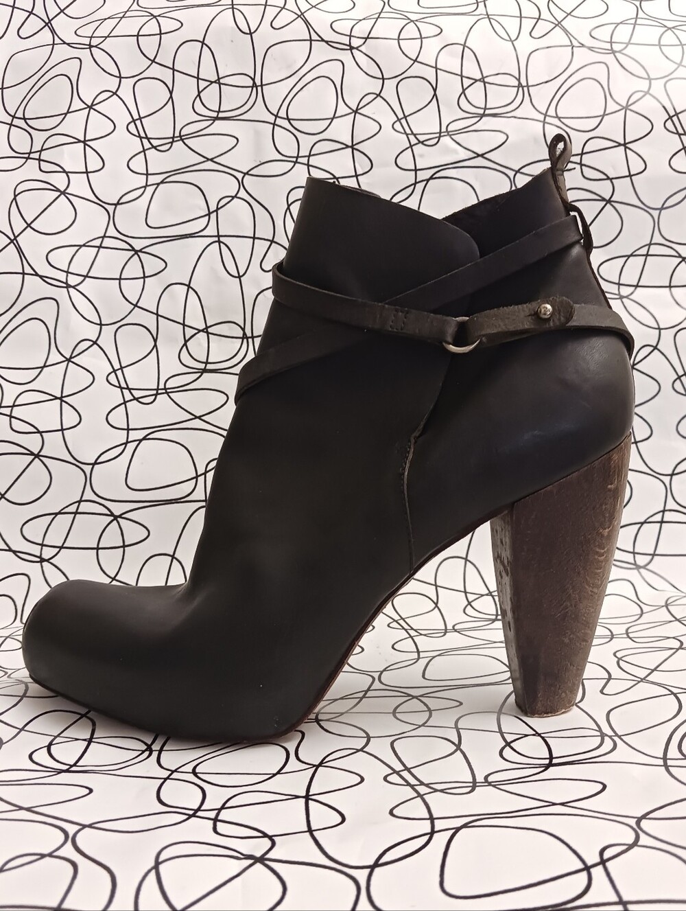 Coclico Dark Brown Leather Women's Ankle Boots Size 38 or 7.5 - 8
